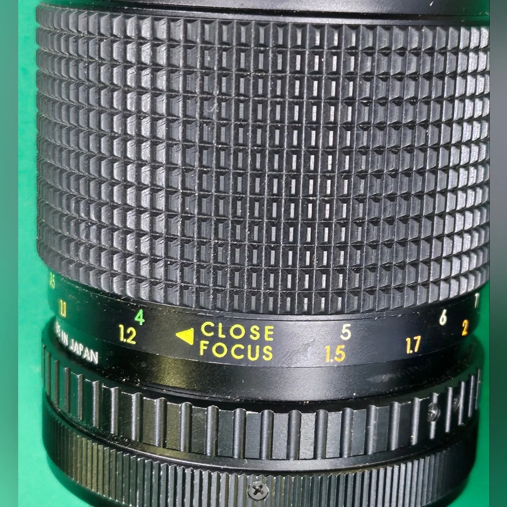 Deitz 135mm MC Zoom 1:2.8 Camera Lens Canon FD Mount With Case No. 815359